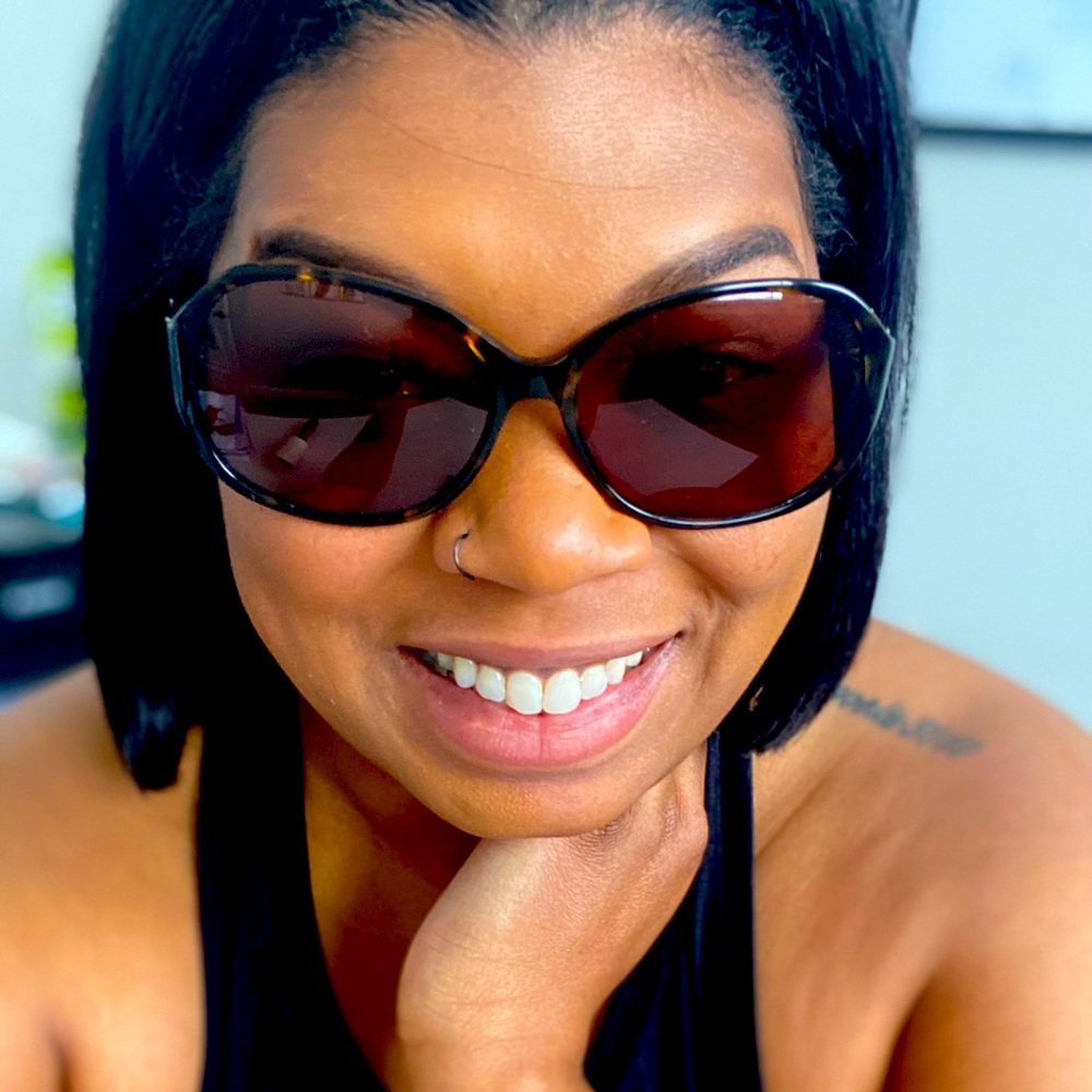 Sunglasses - Picture 3 of 4